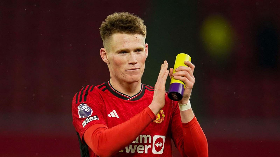 McTominay cân nhắc rời Man United.