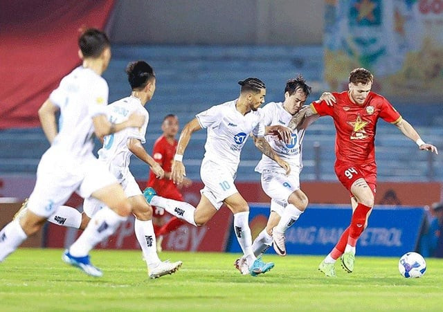 CLB Nam Định tặng vé người hâm mộ trận gặp Hà Tĩnh.