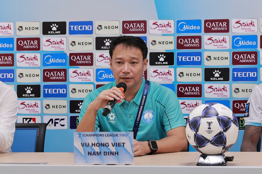 HLV Vũ Hồng Việt cho rằng Thép Xanh Nam Định đã may mắn thắng Ratchaburi.