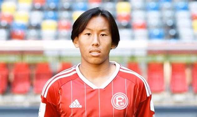 Sao Việt kiều Simon Như Thông Vũ được đôn lên U23 Đức .