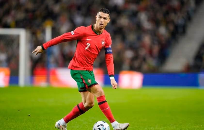 C. Ronaldo được John Terry ca ngợi hết lời.