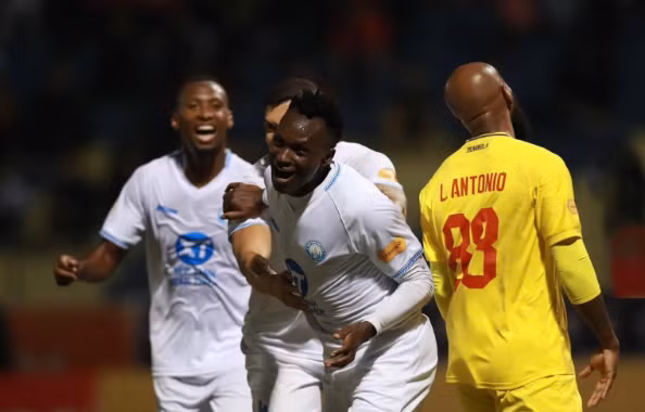 Thép xanh Nam Định bất phân thắng bại Thanh Hóa ở vòng 12 V-League.