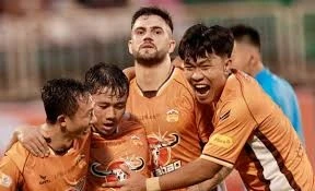 Hoàng Anh Gia Lai làm khách B.Bình Dương tại vòng 6 V-League.