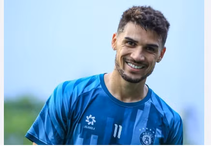 Tiền vệ Hendrio sắp có quốc tịch Việt Nam.