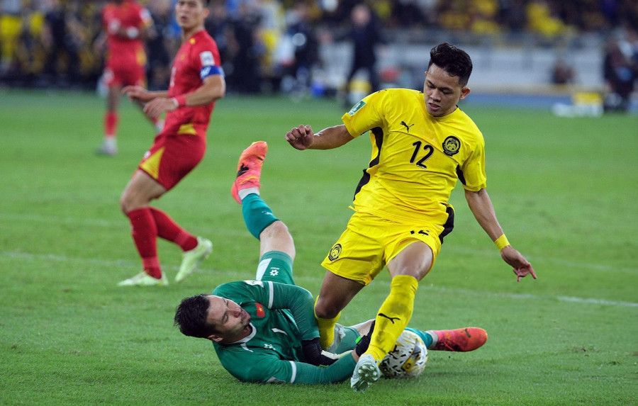 Tuyển Việt Nam thua Malaysia trên sân khách ở Asian Cup 2027.
