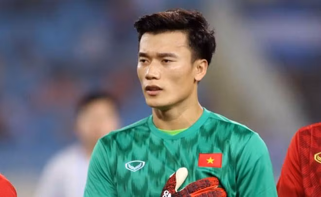 Bùi Tiến Dũng ký hợp đồng 2 năm với Hoàng Anh Gia Lai FC.