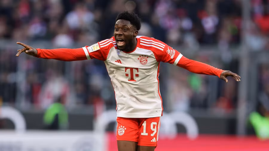 Alphonso Davies được cả Man United và Real Madrid quan tâm.