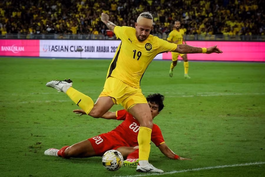 Rodrigo Holgado bị CLB America de Cali cắt lương sau án phạt của FIFA.