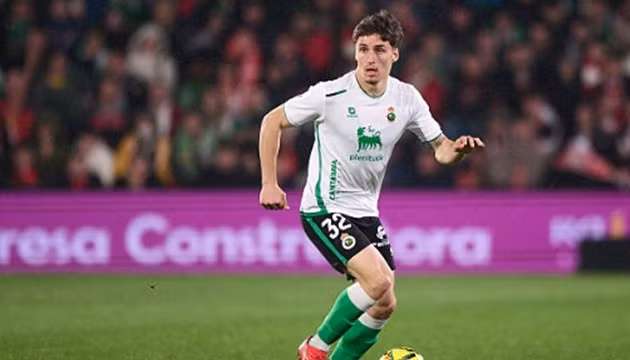 Jorge Salinas lọt tầm ngắm của Man United.
