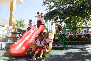 Học sinh Quảng Trị được nghỉ học từ ngày mai để tránh bão Kajiki.