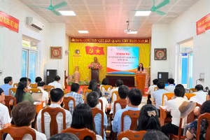 Không khí buổi khai mạc được tổ chức trang trọng, đúng quy trình.