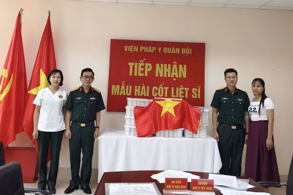 Bàn giao 668 mẫu hài cốt liệt sĩ cho Viện Pháp y Quân đội, Bộ Quốc phòng.