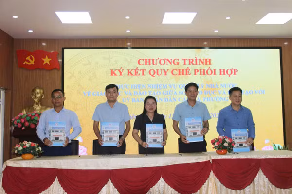 Sở GD&ĐT ký kết quy chế hợp tác thực hiện nhiệm vụ quản lý nhà nước về giáo dục với các địa phương.