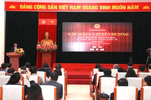 Gặp mặt - Tuyên dương học sinh đoạt giải Olympic và KHKT quốc tế năm 2024