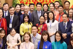 Chủ tịch nước gặp mặt 100 điển hình tiêu biểu trong chương trình 'Việc tử tế'