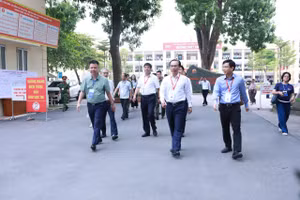 Bộ trưởng Hoàng Minh Sơn: Không chủ quan, đặt quyền lợi chính đáng của thí sinh lên hàng đầu