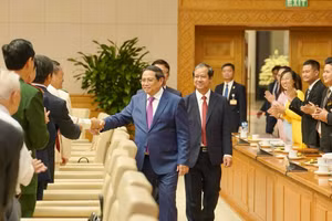 Thủ tướng Phạm Minh Chính gặp mặt đại diện các nhà giáo, cán bộ quản lý giáo dục tiêu biểu.