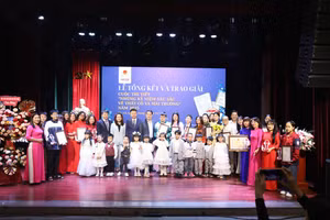 Trao giải cuộc thi 'Những kỷ niệm sâu sắc về thầy cô và mái trường' năm 2025