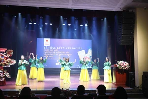 Trao giải cuộc thi 'Những kỷ niệm sâu sắc về thầy cô và mái trường' năm 2025