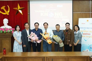 Giao lưu trực tuyến: Trường học không khói thuốc
