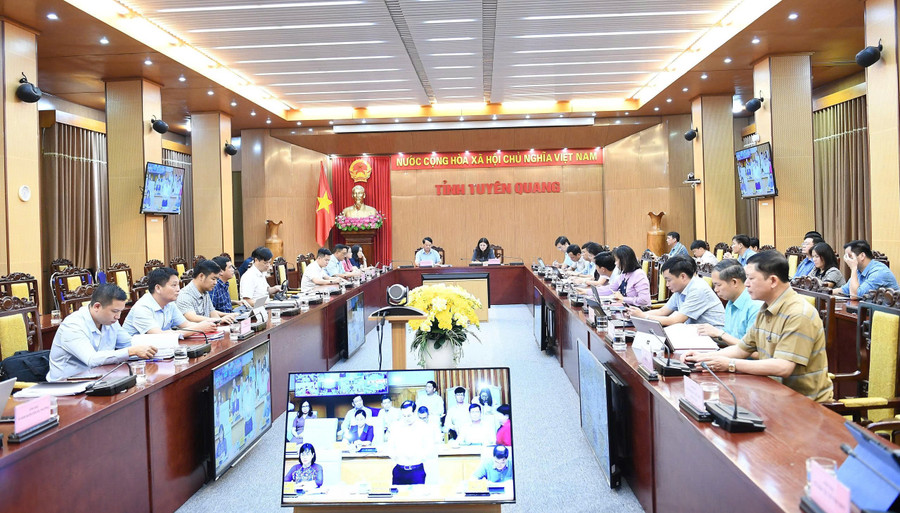 Điểm cầu Tuyên Quang. fec9e64e-f4e1-432f-9856-52870c02fadc.jpg