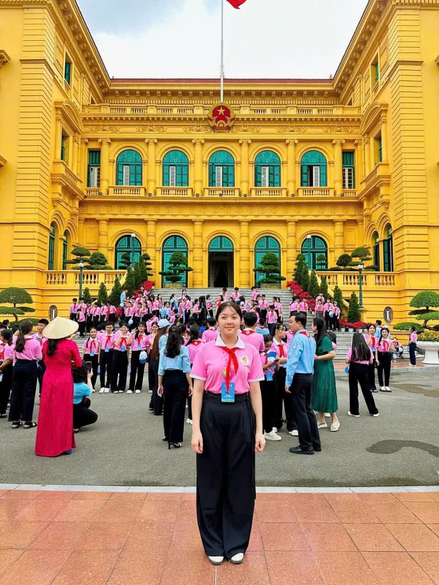 Em Vũ Minh Hằng, tấm gương lan tỏa tinh thần yêu tri thức, văn hóa cho học sinh vùng cao. 1000033145.jpg