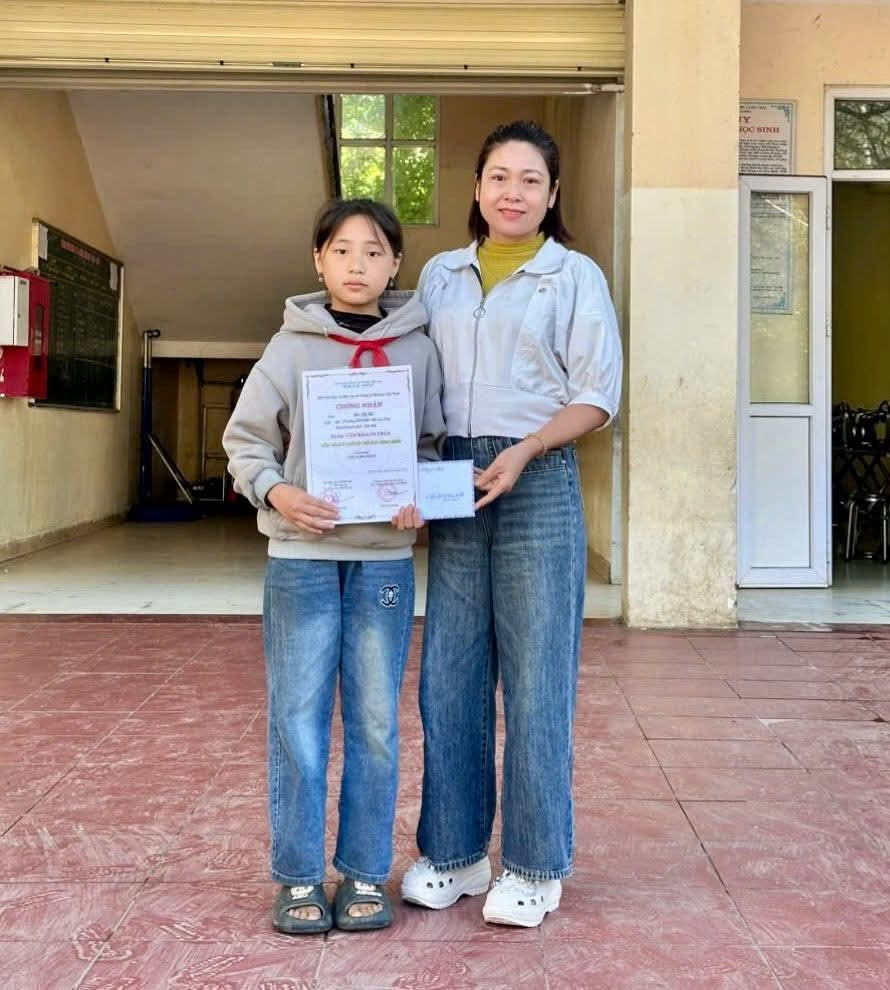 Em Hờ Thị Dê đạt giải Khuyến khích tại sân chơi ý nghĩa cho học sinh. 1000033140.jpg