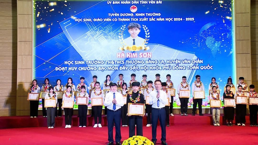 Học sinh Hà Kim Sơn đạt huy chương Bạc tại Hội khỏe Phù Đổng toàn quốc. 1000033130.jpg