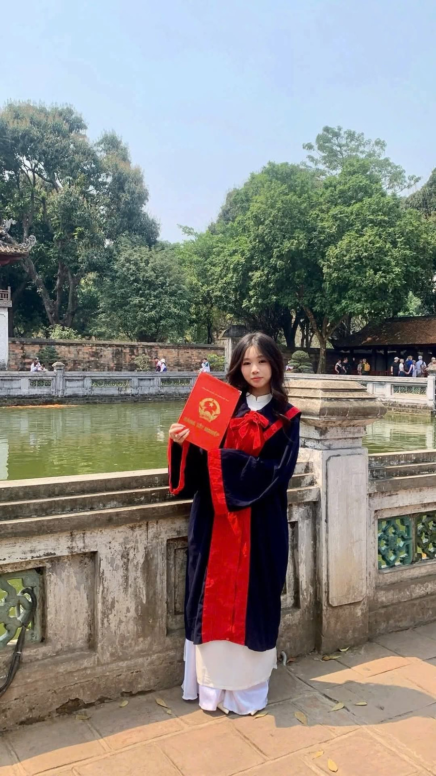 Em Đặng Thị Ngọc đạt điểm 10 môn Địa lí với sự tự học, rèn luyện. 1000038972.jpg