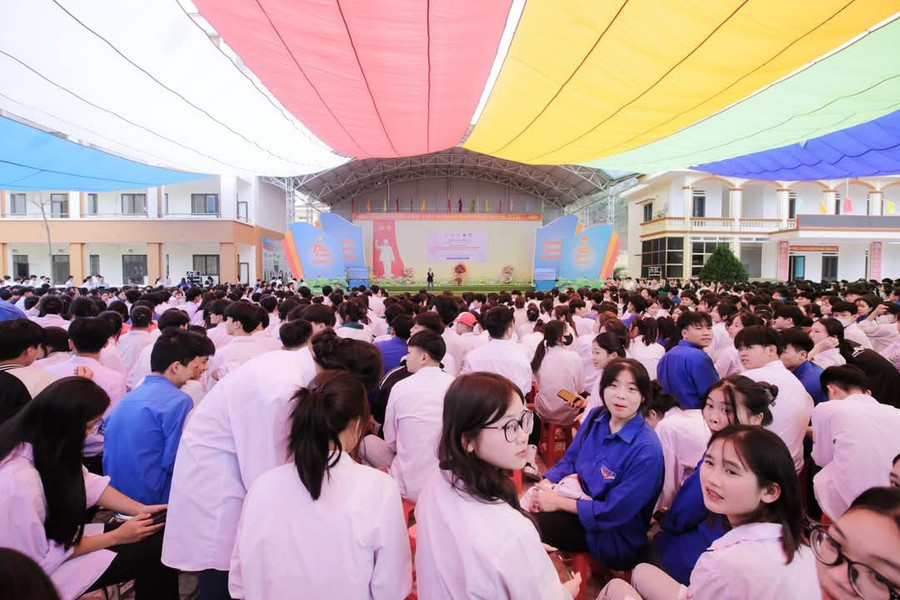 Năm học đầu tiên thi theo Chương trình GDPT 2018 các nhà trường đổi mới phương pháp ôn luyện cho học sinh. 1000032820.jpg