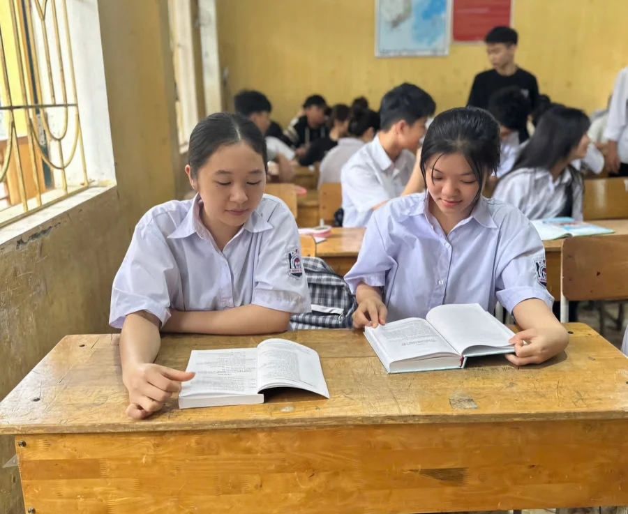 Các em học sinh Yên Bái gấp rút ôn luyện cho kỳ thi tốt nghiệp.