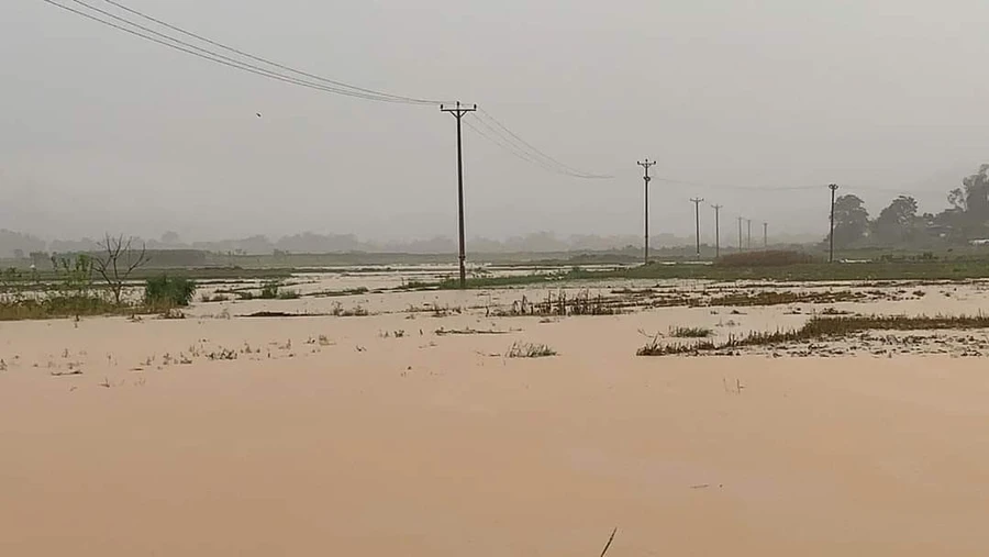 Mưa lớn tại Yên Bái khiến nhiều nơi nước dâng cao, ngập úng.