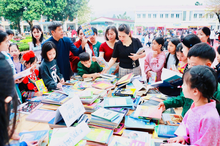 Giao lưu đọc sách là sân chơi ý nghĩa, lan tỏa văn hóa đọc cho học sinh.