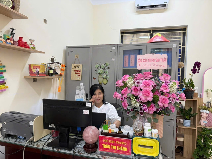 Bà Trần Thị Thành, Phó Hiệu trưởng Trường Tiểu học Bình Thuận. (Ảnh: Lan Hương) 1000043232.jpg