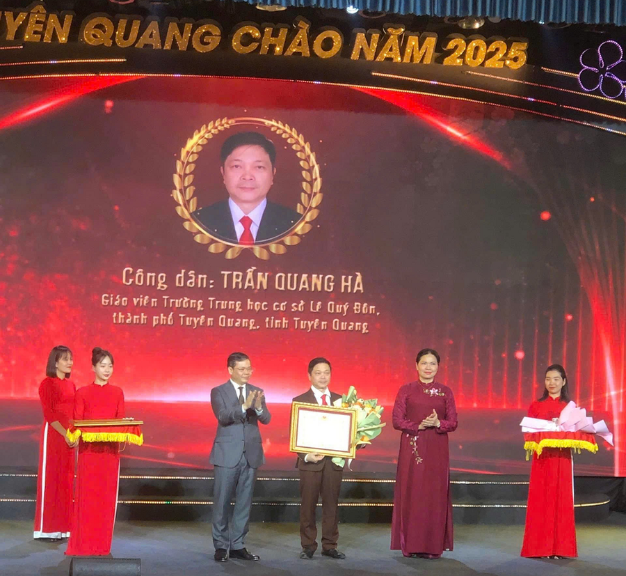 Thầy giáo Trần Quang Hà, giáo viên Trường THCS Lê Quý Đôn là công dân tiêu biểu tỉnh Tuyên Quang 02.png