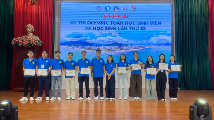 Sinh viên Trường Đại học Tân Trào thể hiện bản lĩnh trên sân chơi trí tuệ.