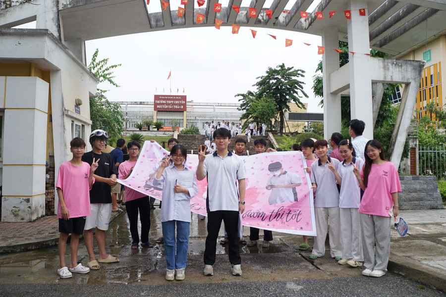 Phút giây ý nghĩa, tăng thêm sức mạnh tinh thần cho thí sinh. dsc05927.jpg