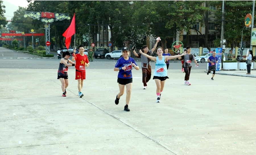Giải chạy lan tỏa tinh thần thể thao, nâng cao sức khỏe. 1000041636.jpg