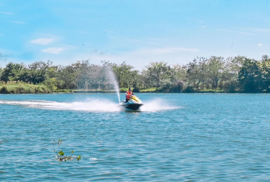 Chơi trò mô tô nước trên hồ Thác Bà, 1 nữ du khách tử vong. (Ảnh minh họa)