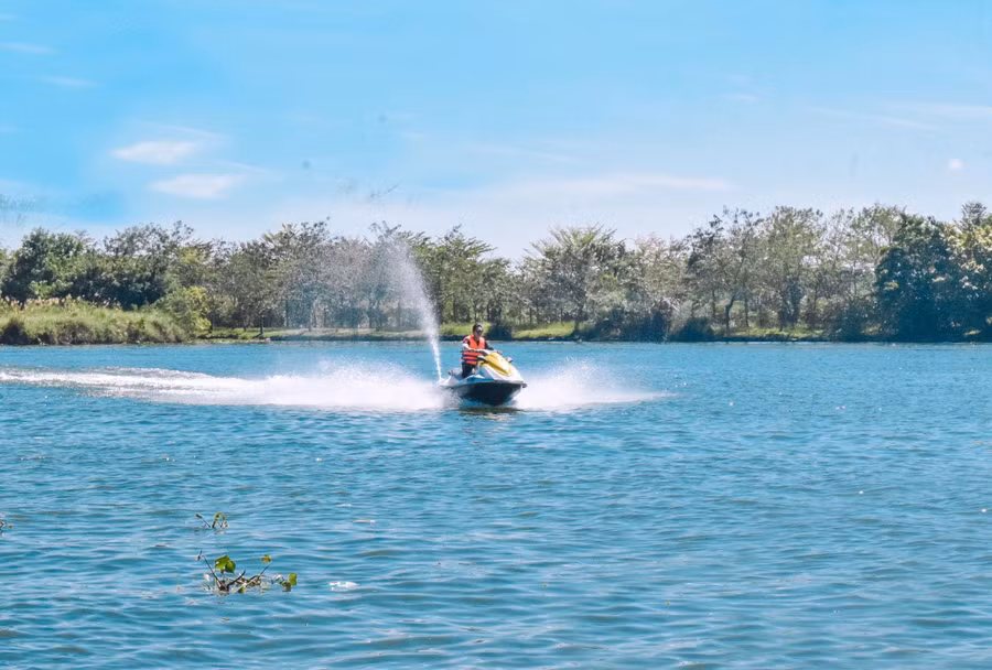 Chơi trò mô tô nước trên hồ Thác Bà, 1 nữ du khách tử vong. (Ảnh minh họa)