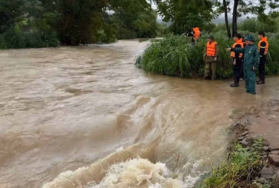 Khu vực người phụ nữ bị nước lũ cuốn trôi tại xã Sơn Thủy, Tuyên Quang.