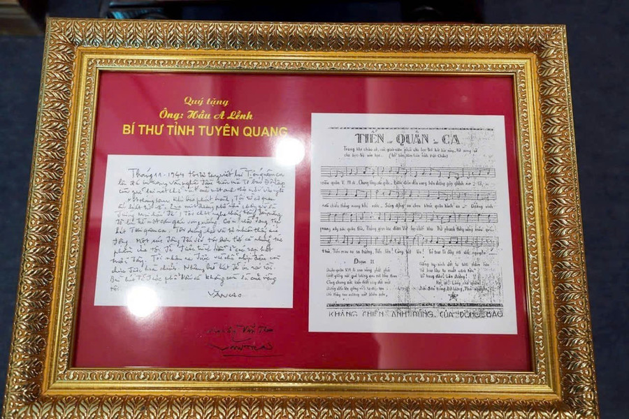 Bút tích bài hát "Tiến quân ca". 1000039768.jpg