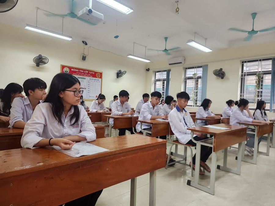 Giúp học sinh chủ động, quản lý thời gian trong quá trình ôn luyện. 1000032348.jpg