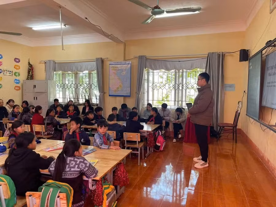 Nhiều chính sách thu hút giáo viên công tác lâu dài, gắn bó với các vùng khó khăn tại Yên Bái.
