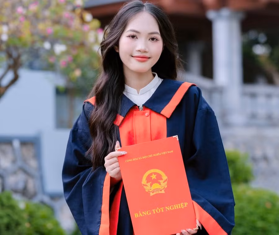 La Khánh Huyền đỗ đầu khối C00 tỉnh Tuyên Quang.