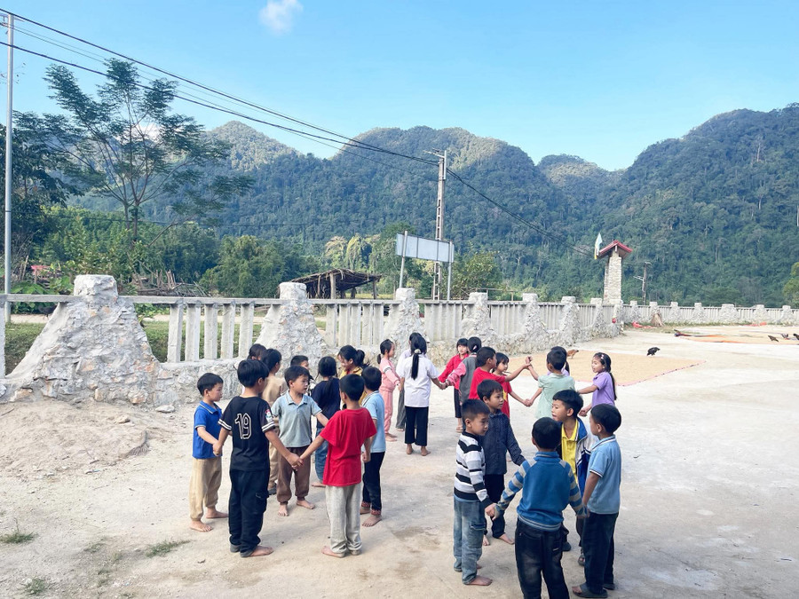 Các em học sinh vùng cao Tuyên Quang.