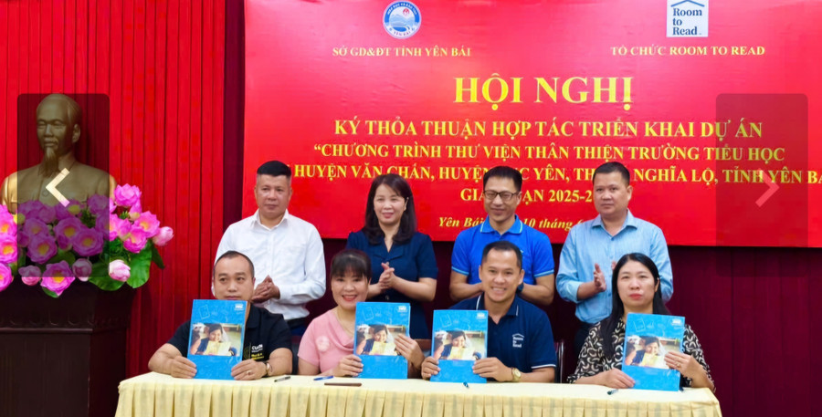 Các trường học tham gia ký kết tại hội nghị. 1000037793.jpg