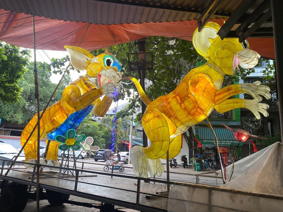 Không khí Trung thu nóng bỏng với những màu sắc rực rỡ. 1000040521.jpg