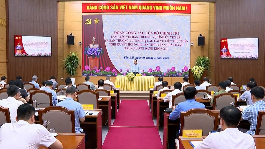 Hai tỉnh Yên Bái và Lào Cai trong buổi làm việc với Đoàn công tác Bộ Chính trị.