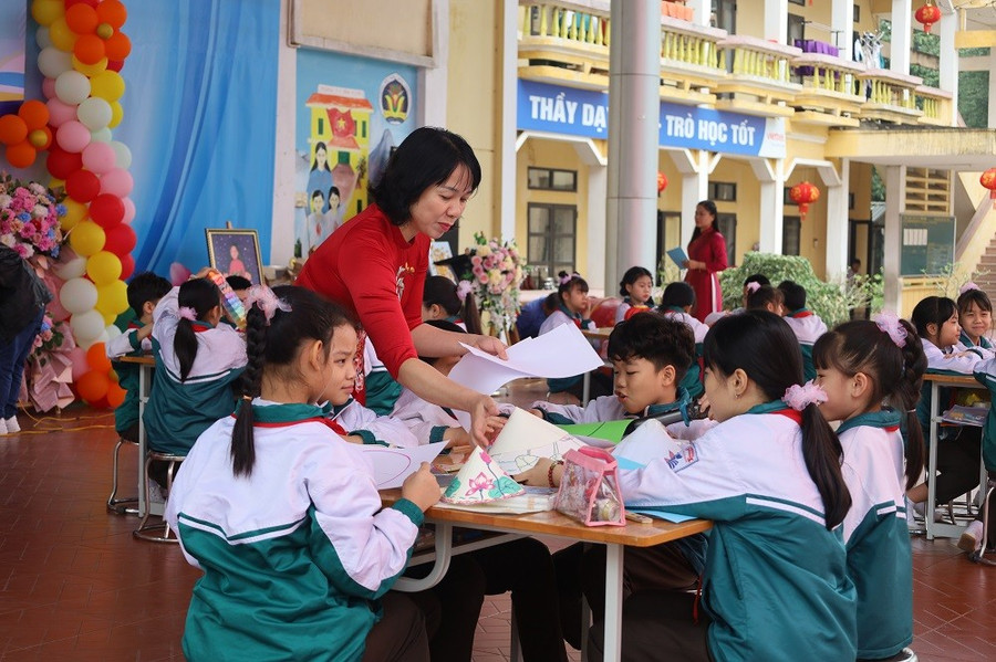 Tiết dạy của cô giáo Hoàng Trà My, giáo viên Trường Tiểu học Ỷ La.